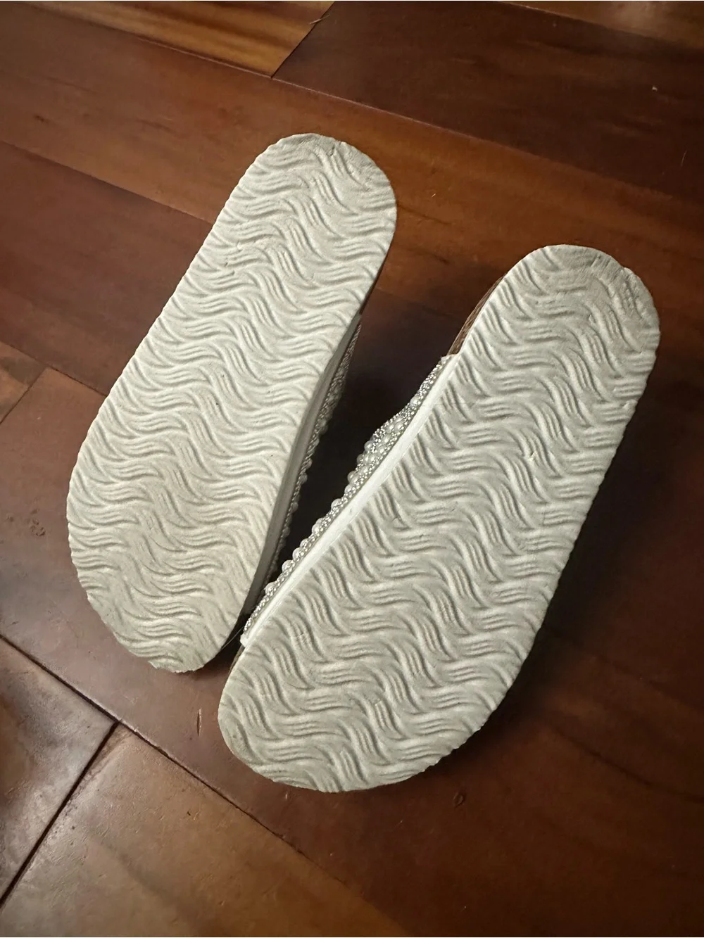 Tahari Sandals- kids 3 (8 year old)